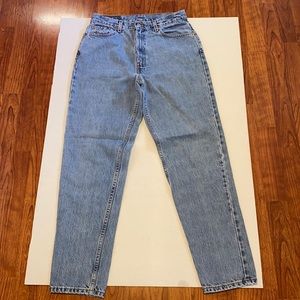 Vintage Levi’s 512 Slim fit, tapered legs, Size 12